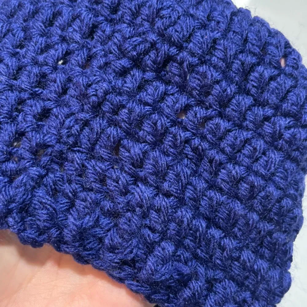 Handmade Knit Hat Mittens Set in Navy Blue Hand made Youth OSFA Stretch Beanie